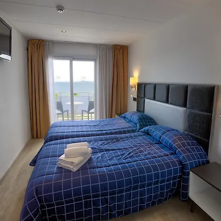 Vela Hotel 2*