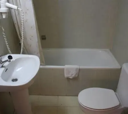Vela Hotell 2*