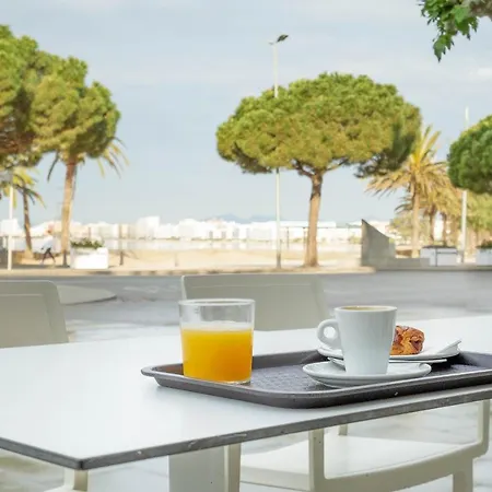 Ξενοδοχείο Vela 2*