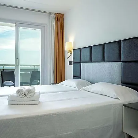 Vela Hotel 2*