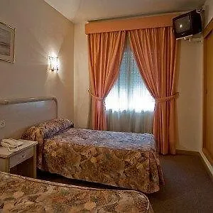 Ξενοδοχείο Vela 2*