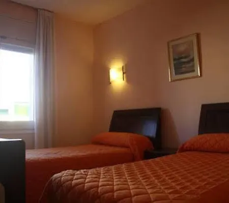 Vela Hotel 2*