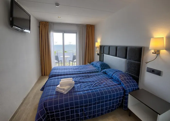 Vela Hotel 2*
