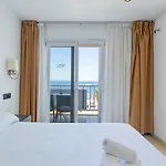 Hotel Vela 2*
